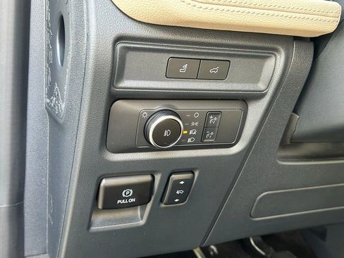 Used 2022 Ford Expedition Limited image 51