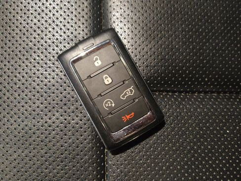 Used 2022 Jeep Grand Cherokee Limited 4xe w/ Luxury Tech Group II AWD/4WD image 32