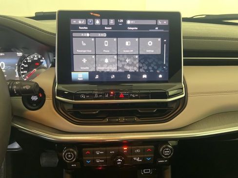 Certified 2023 Jeep Compass Limited image 22