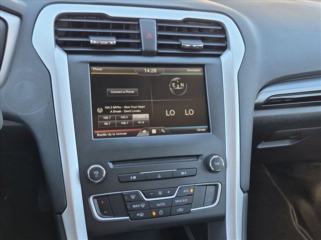 Used 2016 Ford Fusion SE FWD image 12
