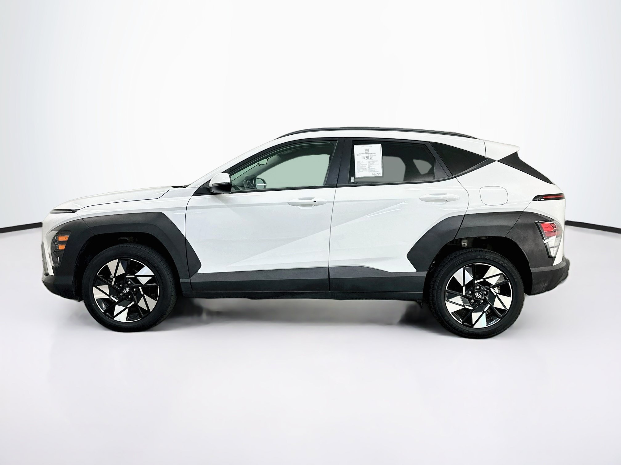 Used 2025 Hyundai Kona SEL AWD/4WD image 4