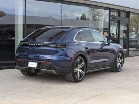 New 2025 Porsche Macan 4S Electric image 9