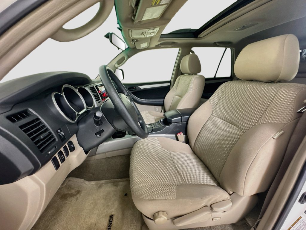 Used 2007 Toyota 4Runner SR5 AWD/4WD image 11