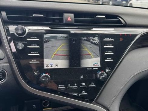 Used 2019 Toyota Camry XLE w/ Navigation Package FWD image 14