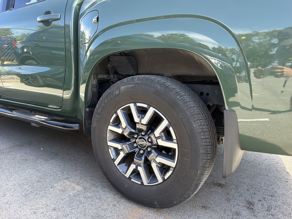 Used 2022 Nissan Frontier SV RWD image 7