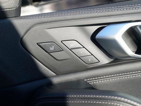 Used 2023 BMW X6 xDrive40i w/ Executive Package image 38