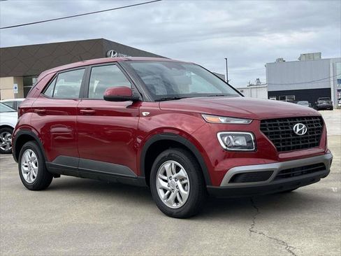 New 2025 Hyundai Venue SE image 1