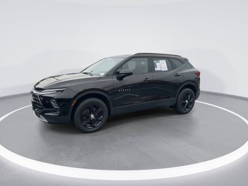 Certified 2023 Chevrolet Blazer LT w/ Convenience Package image 5