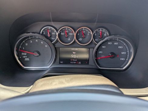 Used 2021 Chevrolet Suburban Z71 w/ Luxury Package AWD/4WD image 16