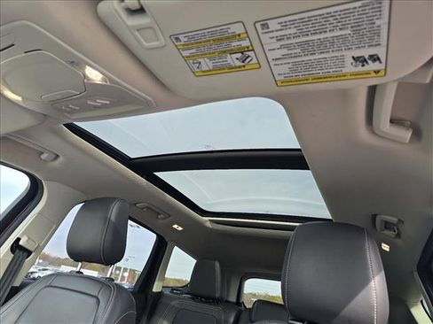 Used 2019 Ford Escape SEL image 8