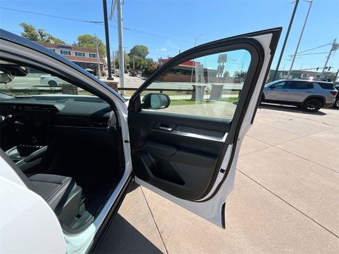 New 2026 GMC Terrain Elevation w/ Elevation Premium Package image 39