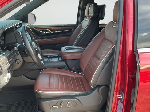 Used 2023 GMC Yukon XL Denali Ultimate AWD/4WD image 16