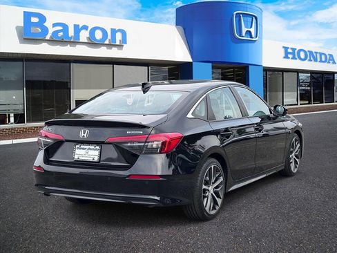 Used 2024 Honda Civic Touring image 5
