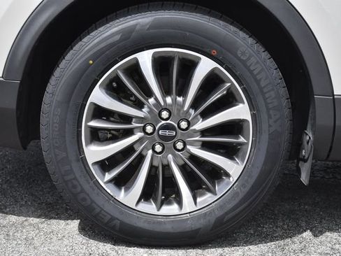 Used 2022 Lincoln Nautilus FWD w/ Premium Package image 30