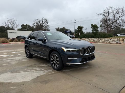 Certified 2023 Volvo XC60 B5 Plus w/ Climate Package image 7