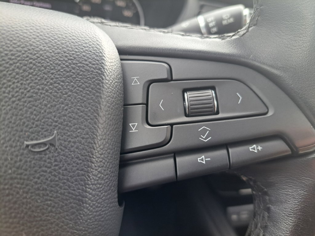 Used 2019 Cadillac XT4 Premium Luxury w/ Cold Weather Package FWD image 20