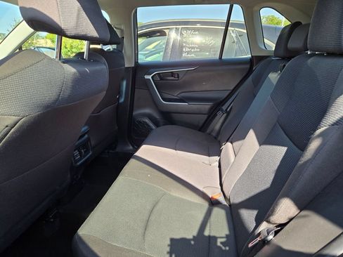 Used 2022 Toyota RAV4 LE AWD/4WD image 14