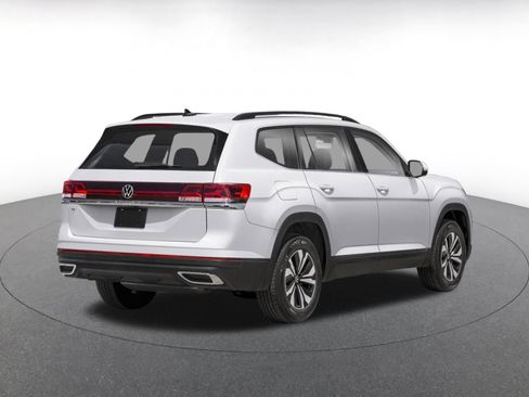Used 2026 Volkswagen Atlas SE FWD image 2