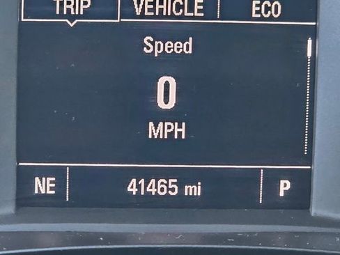 Certified 2021 Chevrolet Traverse LT FWD image 39