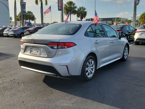 Used 2021 Toyota Corolla LE FWD image 11