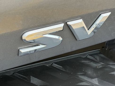 Used 2022 Nissan Titan SV RWD image 10
