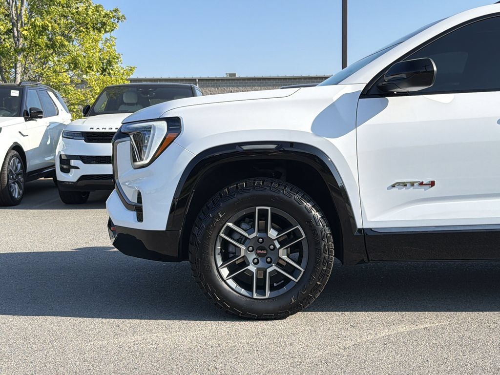 Used 2026 GMC Terrain AT4 w/ Convenience Package III AWD/4WD image 9
