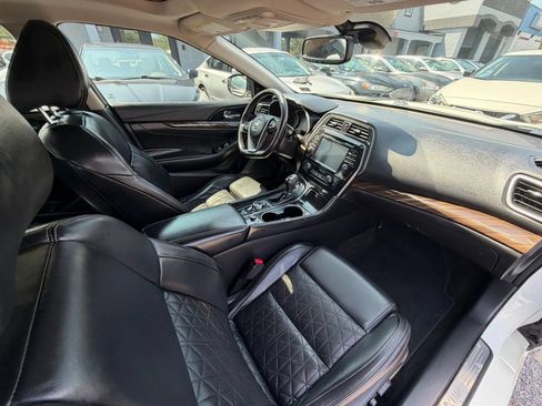 Used 2016 Nissan Maxima Platinum FWD image 17