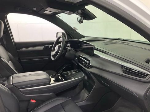 Used 2025 Buick Enclave Preferred image 29