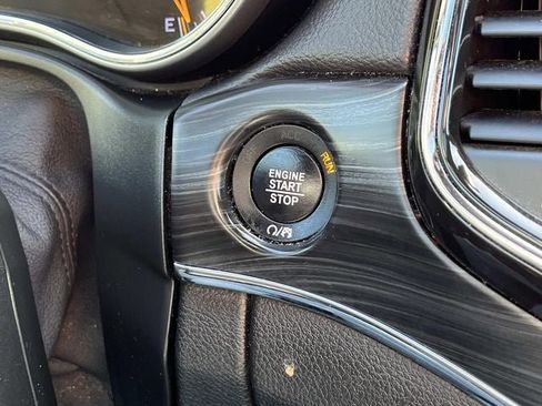 Used 2021 Jeep Grand Cherokee Limited image 33