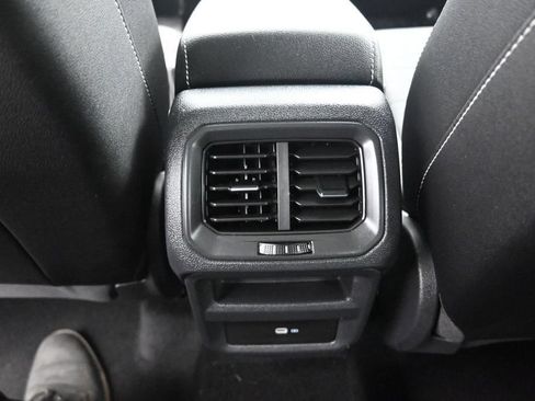 Used 2023 Volkswagen Taos SE w/ Panoramic Sunroof Package AWD/4WD image 25