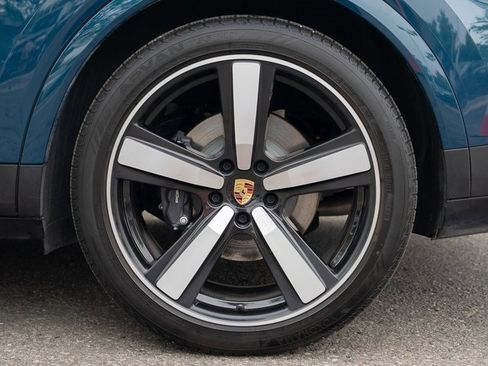 Certified 2024 Porsche Cayenne image 13