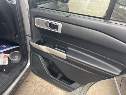 Used 2021 Ford Explorer Limited w/ Equipment Group 301A image 21