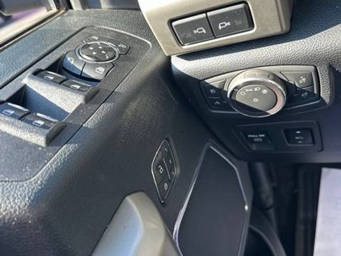 Used 2019 Ford F150 Lariat w/ Equipment Group 502A Luxury AWD/4WD image 13