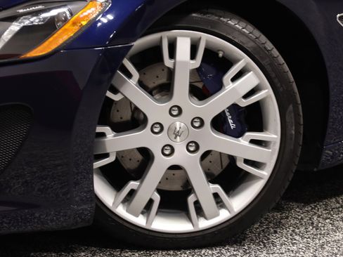 Used 2014 Maserati GranTurismo Sport RWD image 20