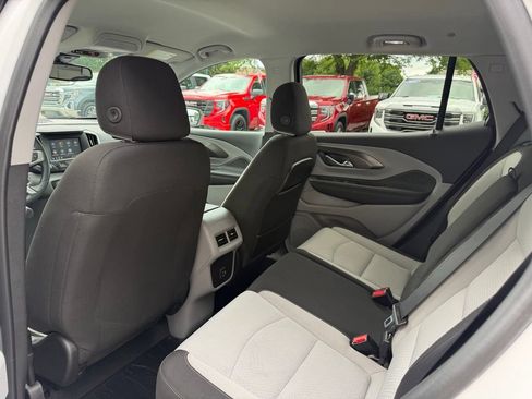 Used 2024 GMC Terrain SLE w/ Driver Convenience Package FWD image 13