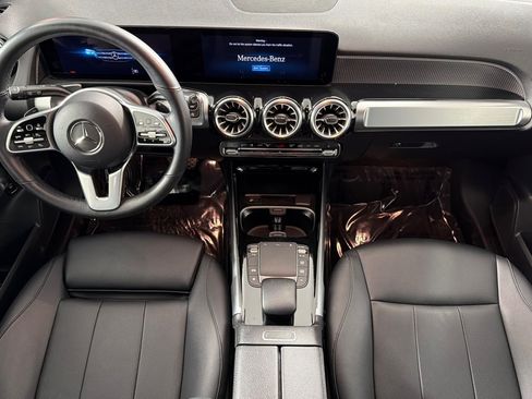 Used 2022 Mercedes-Benz GLB 250 w/ Premium Package Lite image 12