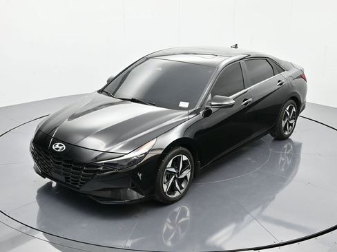 Used 2023 Hyundai Elantra Limited image 28