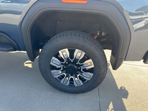 New 2026 GMC Sierra 3500 Denali w/ Denali Reserve Package image 17