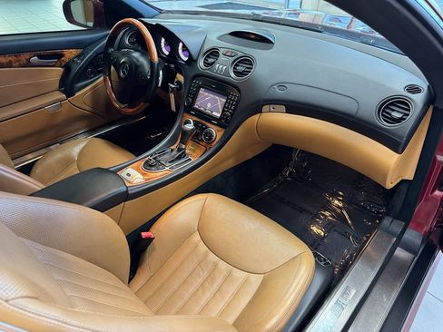 Used 2011 Mercedes-Benz SL 550 image 21