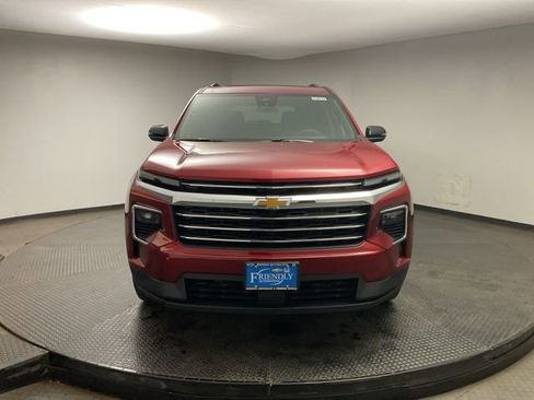 New 2026 Chevrolet Traverse LT FWD image 2