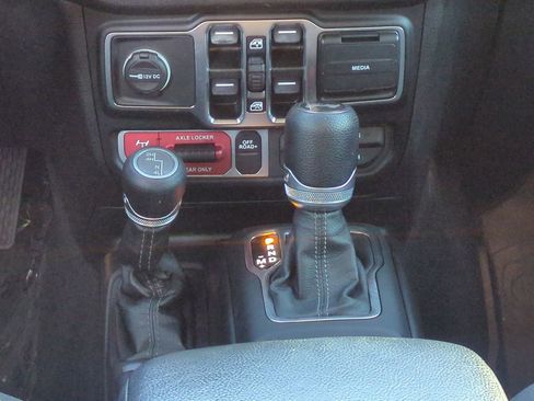 Certified 2024 Jeep Wrangler Willys image 17