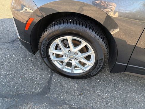 Used 2023 Chevrolet Equinox LT image 28