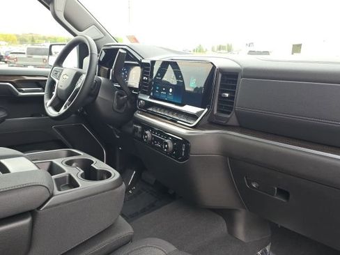Used 2025 Chevrolet Silverado 1500 LT image 21