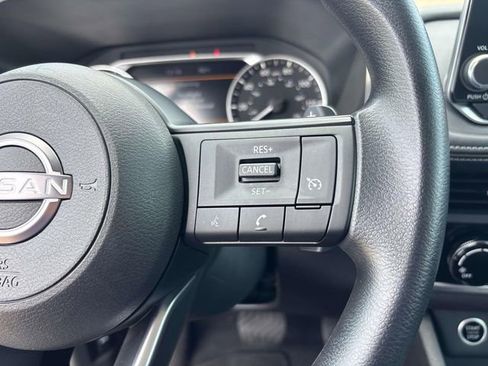 Used 2023 Nissan Rogue S image 17