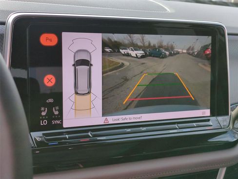 New 2026 Volkswagen Atlas Peak Edition image 12