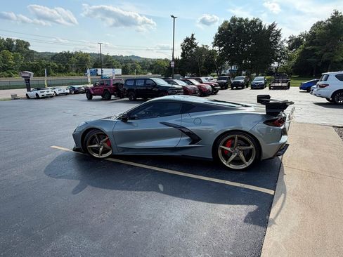 Used 2022 Chevrolet Corvette Stingray Preferred Cpe w/ Z51 Performance Package RWD image 6