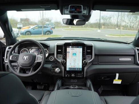 New 2026 RAM 1500 Laramie AWD/4WD image 22