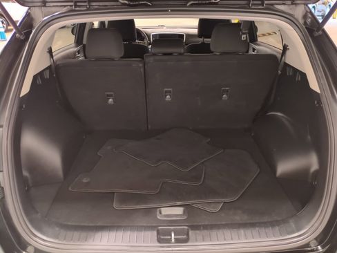 Used 2020 Kia Sportage LX image 12