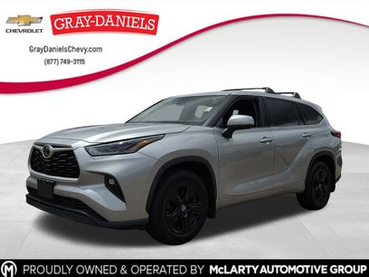 Used 2021 Toyota Highlander LE