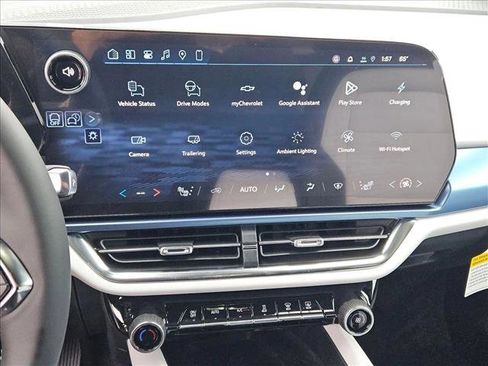 New 2026 Chevrolet Equinox EV LT image 10